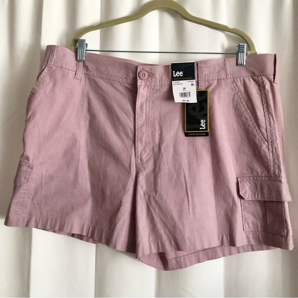 Lee mid rise Soft Mauve Cargo Shorts size 20 new with tags NWT